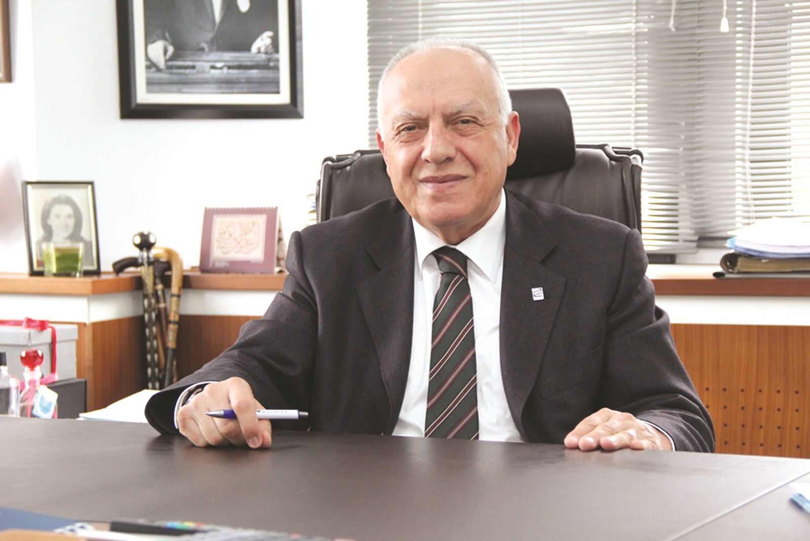 KAMİL GÜLEÇ